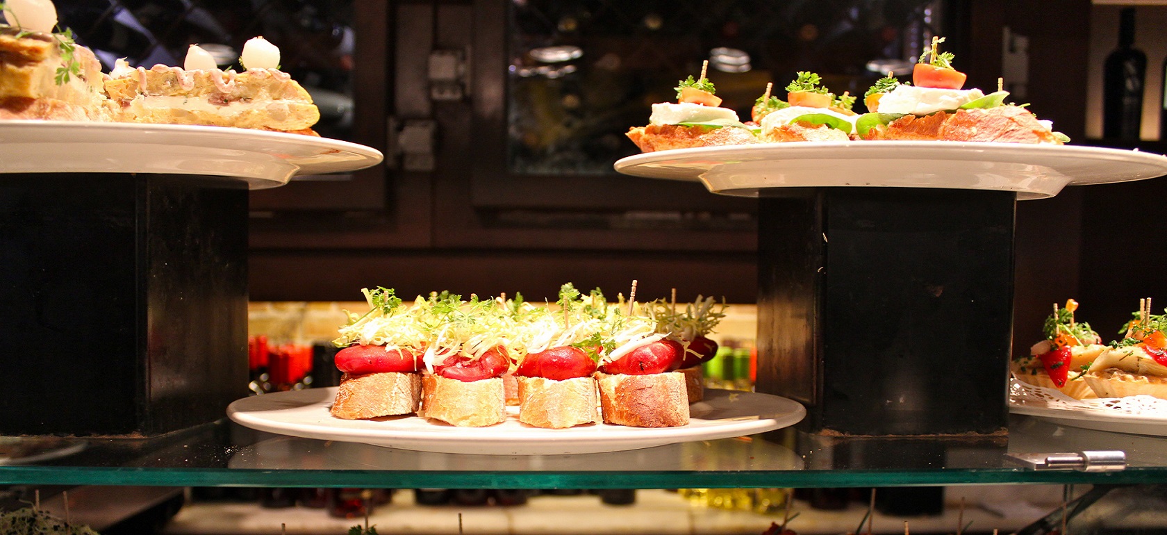 /barcelona/classificaties/guided-walking-tours/tour-tapas-local-bcn-en/tapas big picture-1527516370.jpg Tapas tour in Barcelona with a local guide